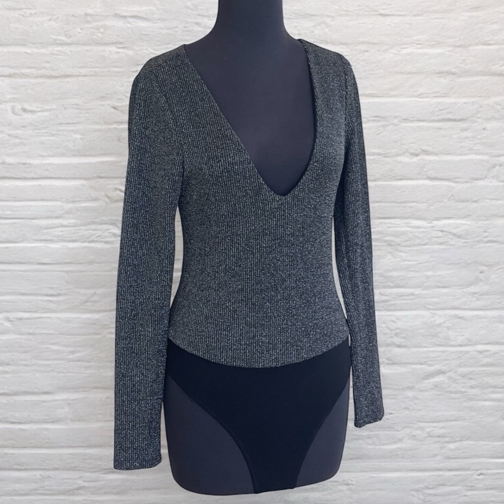 Lulus Black Silvery Metallic Long Sleeve Bodysuit Sz M V Neck Lined NWT
